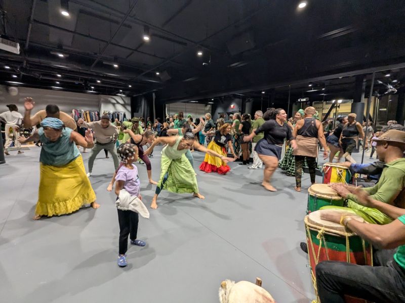 Image for the Tweet beginning: On New Year’s Eve, #JeanAppolonExpressions